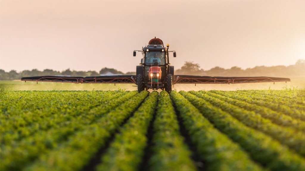 Agricoltura: a Bruxelles il Comitato Ue approva un piano sotto la pressione della protesta dei trattori