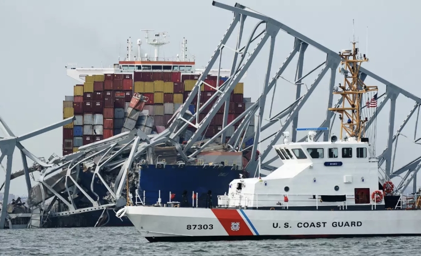 Crollo ponte Baltimora, sospese le ricerche dai sub della US Coast Guard. Acque pericolose