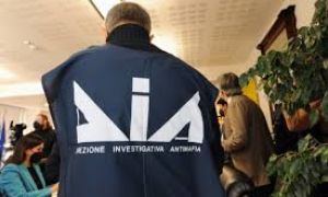 Ndrangheta: operazione della Dda di Brescia contro droga e ricettazioni. Arrestato un ex consigliere di FdI e una suora