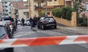 Strage familiare a Nuoro: un uomo uccide moglie, figlia e la mamma anziana per poi togliersi la vita