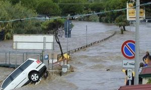 Isola d’Elba: strade allagate e collegamenti interrotti. I Vigili del Fuoco impegnati nei soccorsi di diverse famiglie