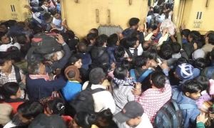 India: 18 vittime e 11 feriti nella calca su un treno di pellegrini diretto sulle rive del Gange