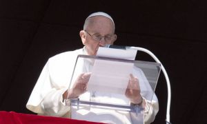 Udienza generale Papa: “Non tutti nella Chiesa possono essere apostoli e profeti ma certamente caritatevoli”