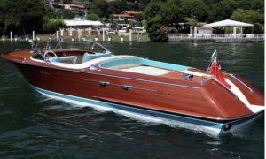 Vintage Boat Show: a Rho Fiera Milano le imbarcazioni d’antan in mostra accanto alle auto classiche