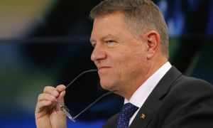 Romania, il presidente Klaus Iohannis: “Resterò in carica sino all’elezione del mio successore”