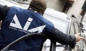 Latina: operazione antimafia della Dia e Carabinieri ad Aprilia con 25 arresti per droga, rapine ed usura