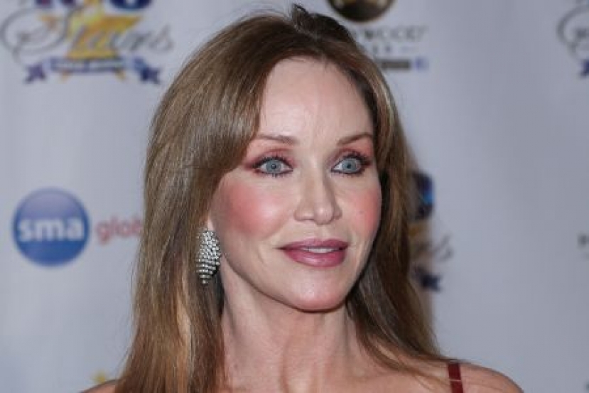 Addio a Tanya Roberts, la Julia Rogers della serie tv Charlie&#039;s Angels e la Bond Girl di &quot;Bersaglio Mobile&quot;