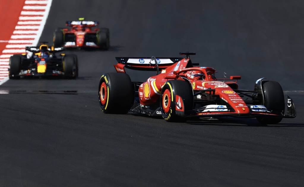 Gp USA: è doppietta Ferrari con Leclerc e Sainz e al terzo posto Verstappen mette dietro Norris