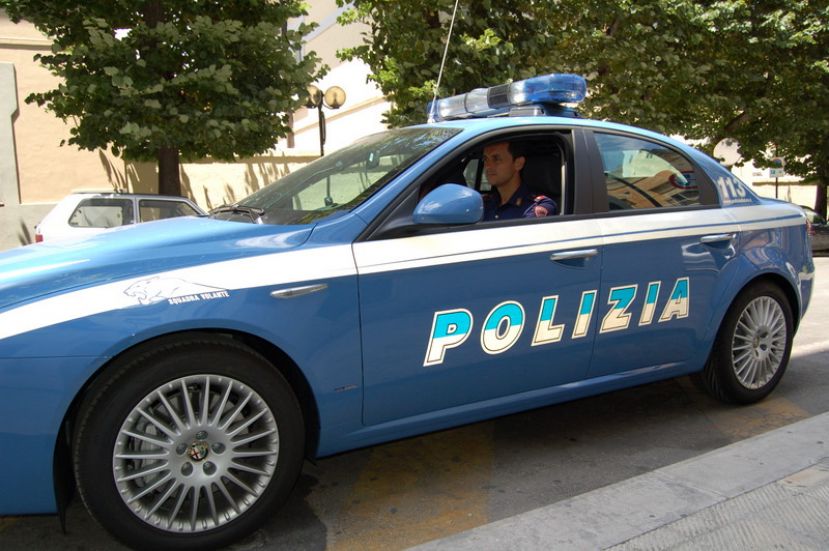 Rapina 20 euro ad una 18enne rumena e scappa con l’auto: intercettato e arrestato dalla Polizia di Stato