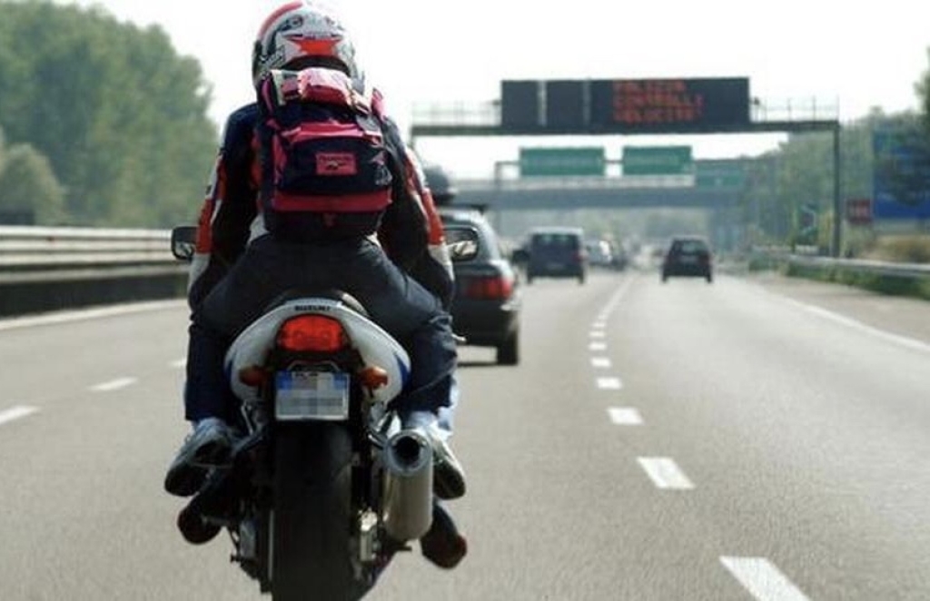 Nuovo Codice della Strada: si 125 cc su autostrada per maggiorenni e niente targa per le bici. Soddisfazione di Ancma