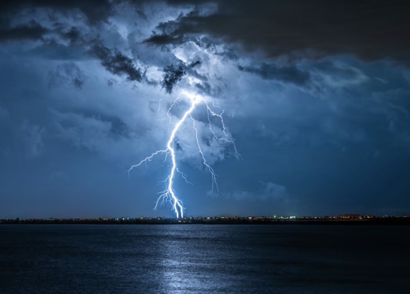 Allerta meteo: forti temporali in 6 regioni dalla Lombardia alla Calabria