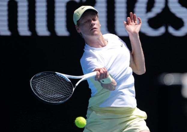 Tennis: Jannik Sinner accede ai quarti di finale agli Australian Open. Battuto il danese Rune