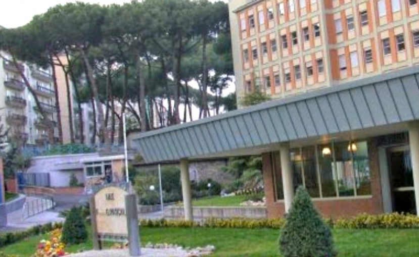 Napoli: corruzione in forniture ospedaliere, 7 arresti