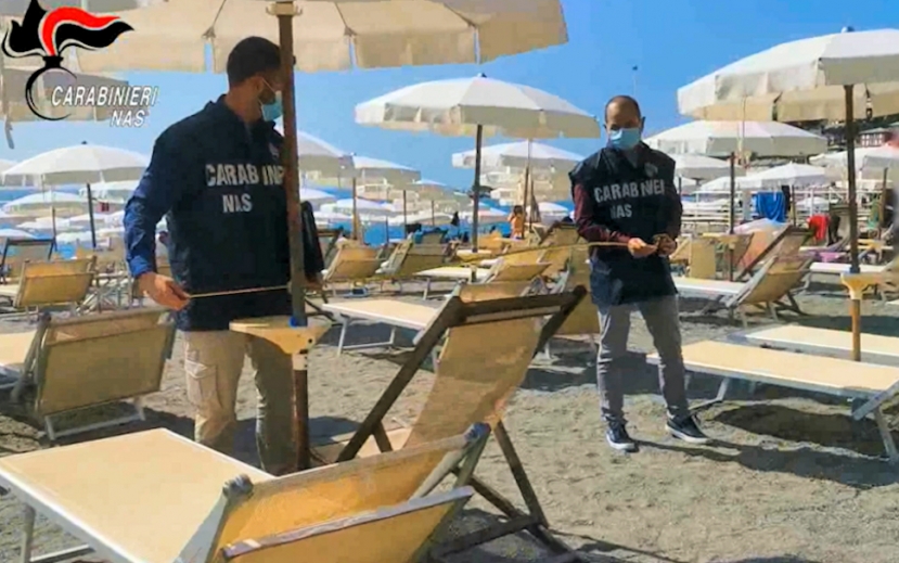 Spiagge sicure con la campagna dei Nas: 1 su tre non rispetta le norme anti-Covid