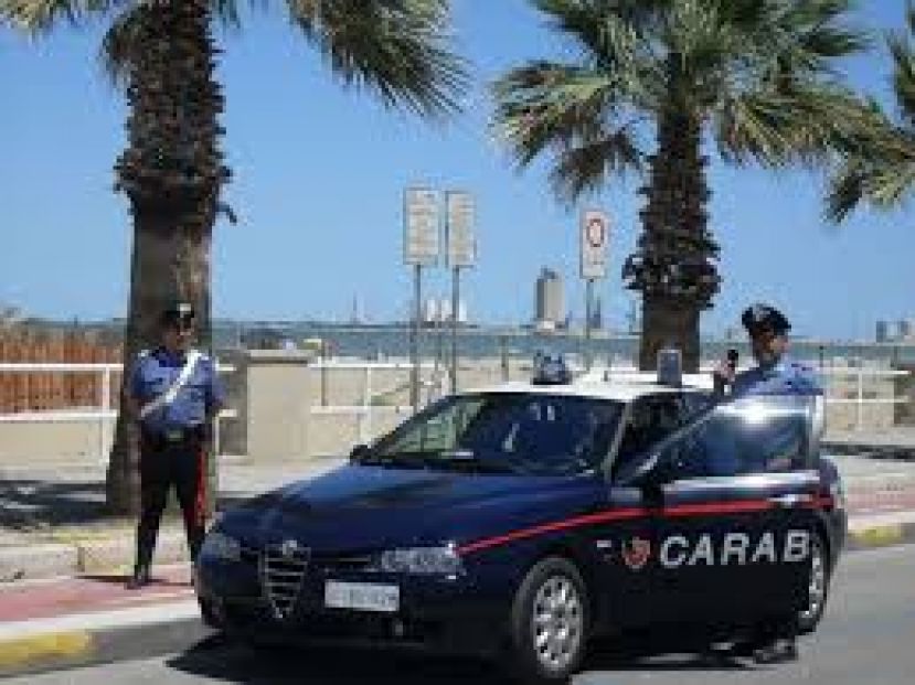 Barletta, senza patente non si ferma all’alt tentando di investire un carabiniere. Arrestato