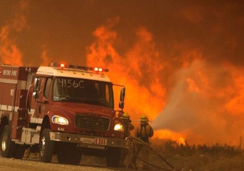 Ancora roghi in California. In 27 mila hanno lasciato le abitazioni