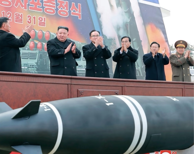 Corea del Nord: Kim Jong-un ordina preparativi di guerra con il rafforzamento nucleare