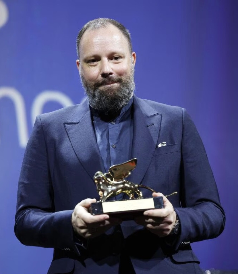 Venezia: Leone d’Oro al greco Lanthimos per il seducente “Poor things”. A Matteo Garrone il Leone d’Argento