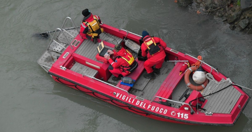 Roma: piccolo velivolo si inabissa nel Tevere. Salvata una persona, un’altra dispersa