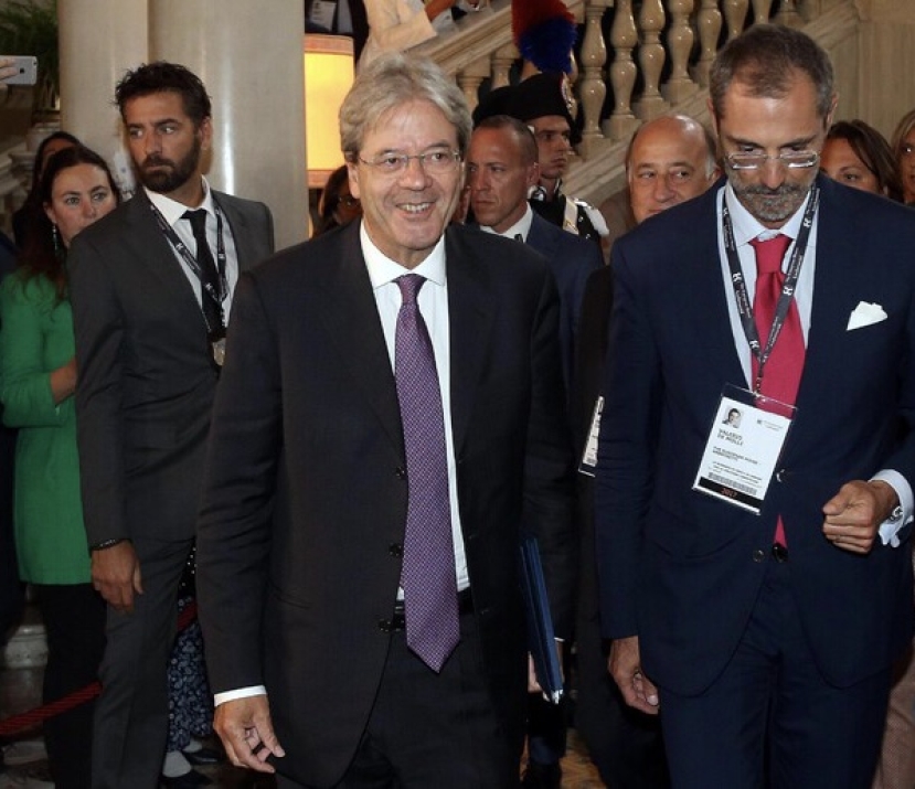 Economia Europa, Gentiloni: “Crescita Italia nella media Ue”. Meloni: “Dialogo positivo con Bruxelles”