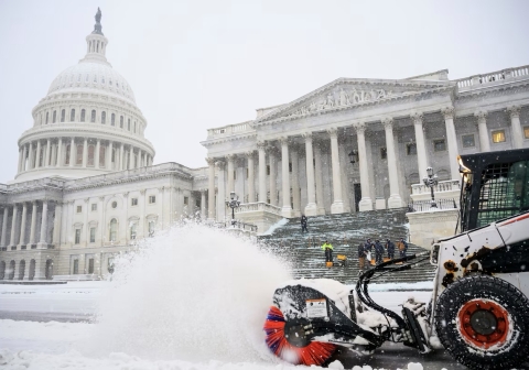 Stati Usa bloccati da tempesta Invernale con gelo a -18º. Cinque vittime e 2.300 voli cancellati