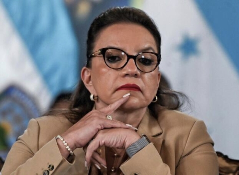 Honduras, la presidente Xiomara Castro denuncia il pericolo di un golpe orchestrato dal cognato