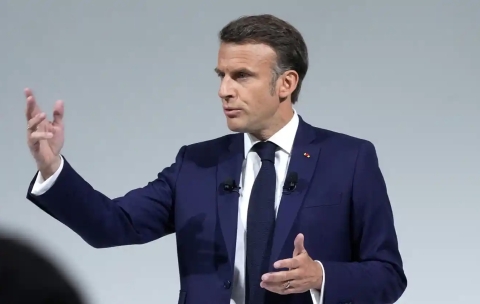 Parigi: conferenza di Macron per spiegare lo scioglimento del Parlamento . Il pericolo autoritarismi