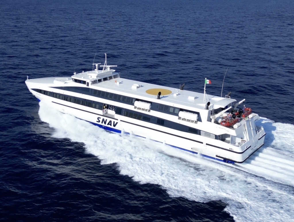 Golfo di Napoli: nella flotta SNAV entrerà in servizio il nuovo monocarena veloce Sirius