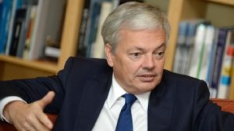 Passaporto Vaccinazioni, Reynders (UE): "Non può diventare un obbligo per viaggiare"