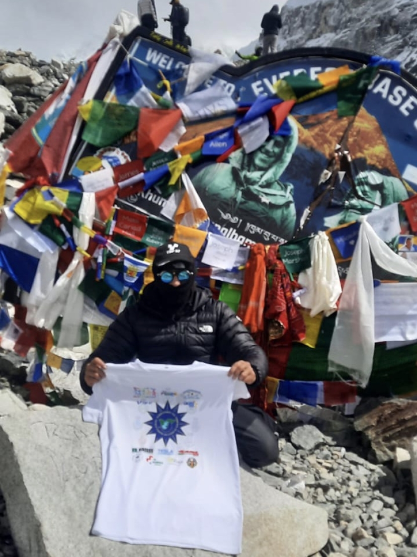 La Val Vibrata sventola la bandiera di Comunità Europea dello Sport 2026 sull’Everest con Nino Sandovalli