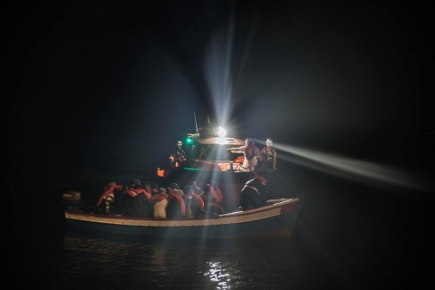 Migranti: la misura colma di Lampedusa pronta a scioperare per il rischio pandemia