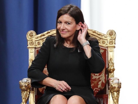 Anne Hidalgo riconquista Parigi per la seconda volta. La sindaca socialista si afferma con le crociate ecologiste