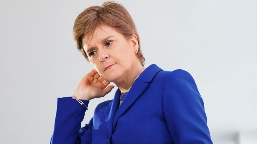 Scozia, la corsa a 5 dopo le dimissioni di Sturgeon: in lizza Brown, Forbes, Robertson, Yousaf e Swinney