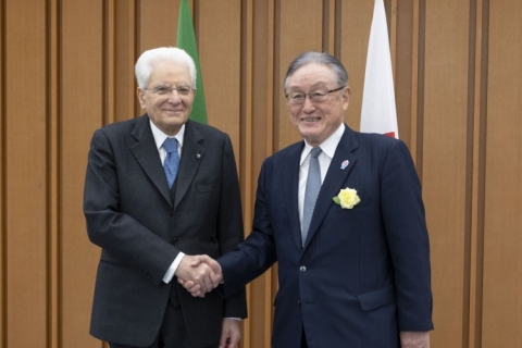 Viaggio Mattarella a Tokyo: conferenza al Keidarnen, la Confindustria giapponese con il presidente Higashihara