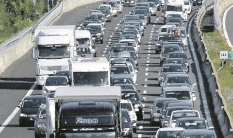 Vacanze d’Agosto: ecco le giornate da “bollino nero” per la circolazione su strade ed autostrade