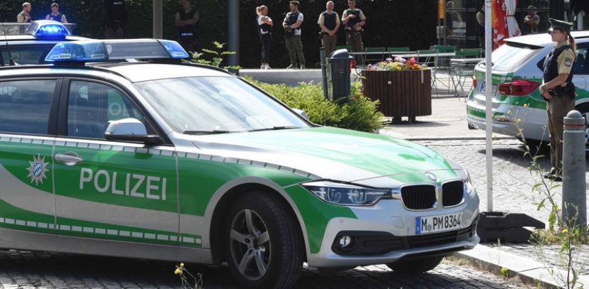 Monaco: è caccia a un auto in fuga che ha investito e ferito un gruppo di persone che sono state anche picchiate