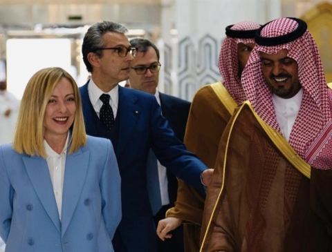 Viaggio Meloni in Arabia Saudita: “I due paesi hanno interessi e rapporti strategici”. Accordo Fincantieri