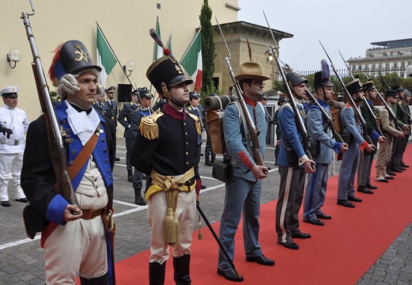 250º Anniversario Guardia di Finanza: oggi a Torino la sfilata in uniformi d’epoca