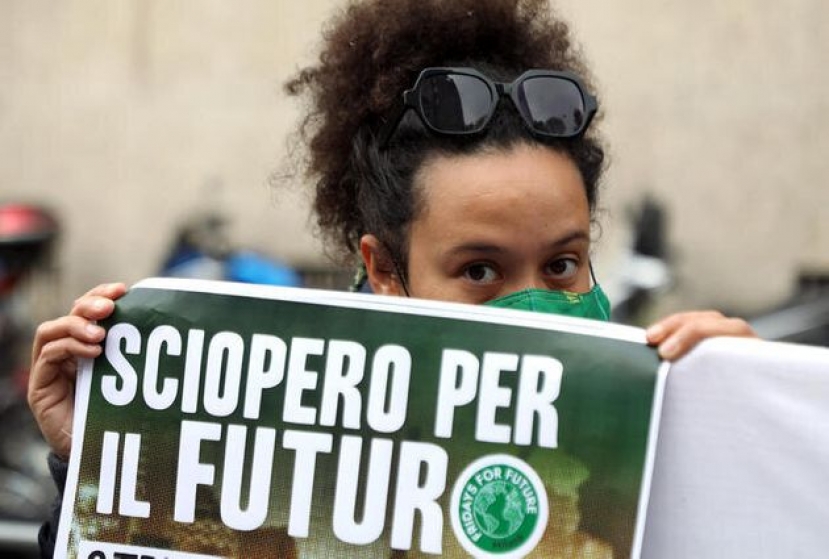 Studenti in piazza contro la didattica a distanza e “scuole sicure”