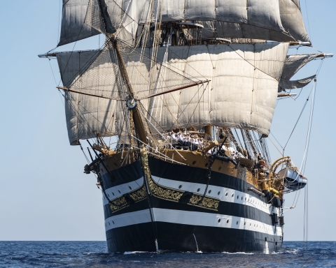 Trieste: l’inizio del tour Mediterraneo della nave Amerigo Vespucci. Tappe in 17 città e arrivo a Genova