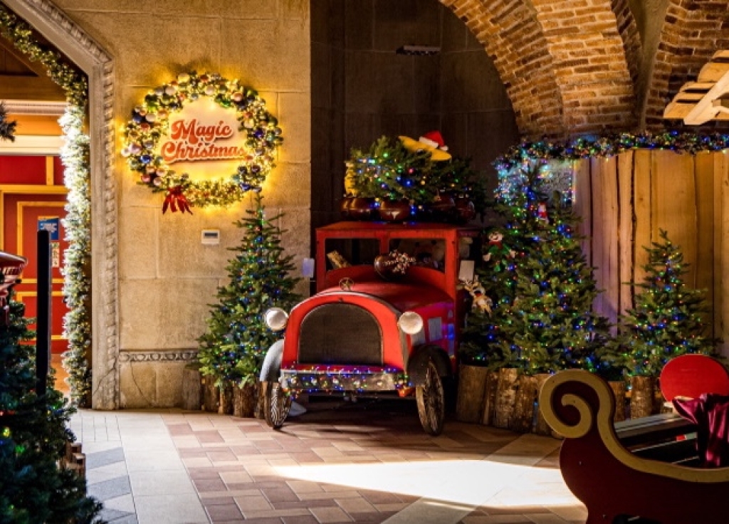 Il Natale di MagicLand a Valmontone tra luci e spettacolo con gli youtuber Erik e Dominick