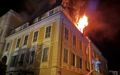 Nizza: le immagini dell’incendio a Moulins in cui sono morte 7 persone al vaglio degli investigatori