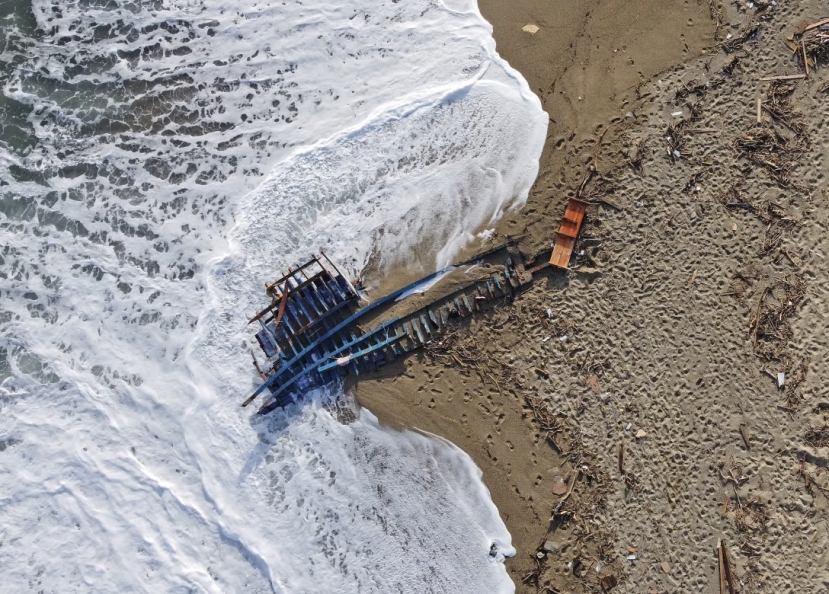 Tragedia Cutro. Salgono a 71 le vittime. Il mare ha restituito il corpicino di una bimba di 3 anni