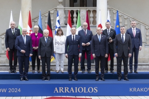 Relazioni transatlantiche: a Cracovia Mattarella si incontra con i Capi di Stato del gruppo Arraiolos