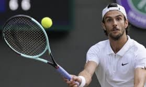 Wimbledon: Lorenzo Musetti cede a Djokovic e si ferma in semifinale ma con spettacolo