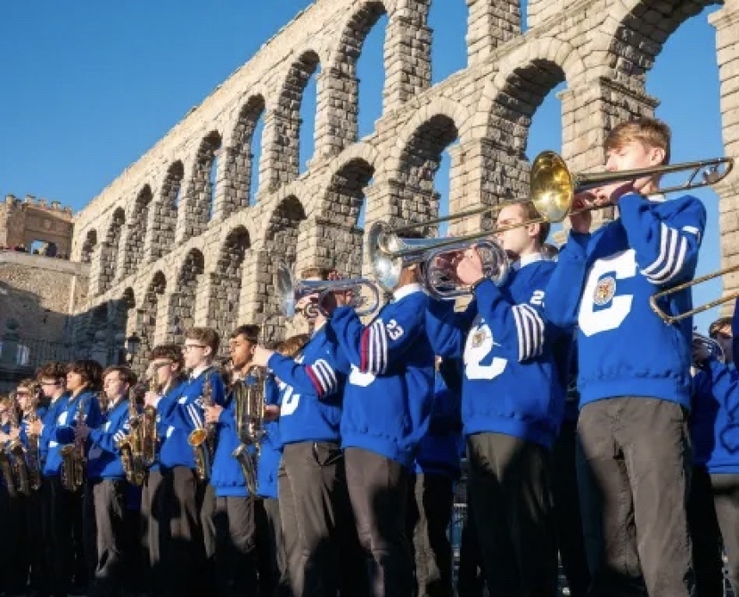 Le young big band americane salutano la fine del 2024 da Piazza S.Pietro a Frascati