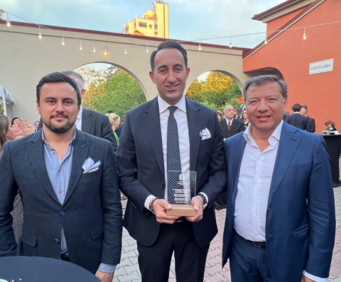 da destra a sinistra: il presidente di NetCom Group Domenico Lanzo, il Country Manager turco Ozan Avarisli,  e il responsabile commerciale turco Orhan Bozdemir 