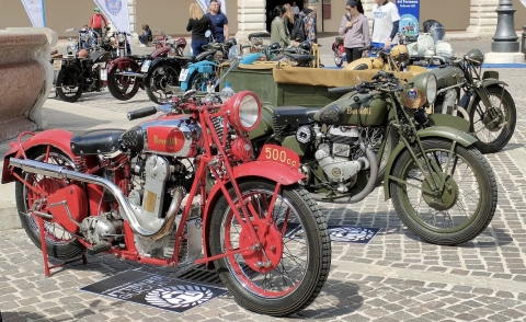 Pesaro, weekend con i veicoli d’epoca all’ASI Show per ripercorrere cent’anni di mobilità sulle strade marchigiane