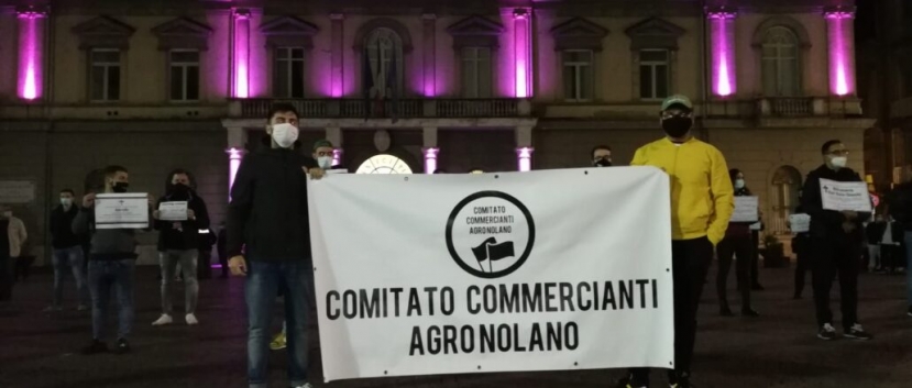 La protesta di un presidio del Comitato dei Commercianti dell&#039;Agro Nolano contro l&#039;ultimo Dpcm