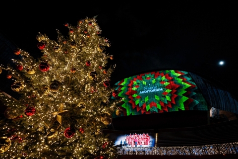 L’Auditorium di Roma accende il Natale con la musica d’autore e il teatro. Il videomapping nella Sala Sinopoli